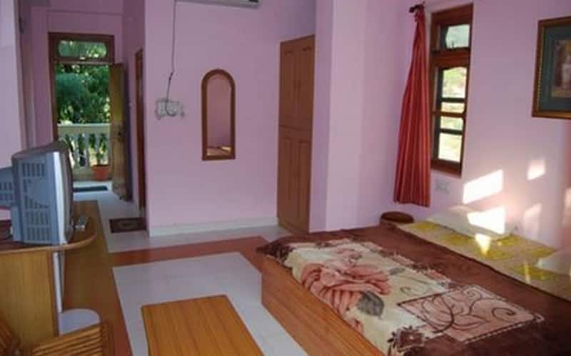 Puja Lodge, Sahibganj 1